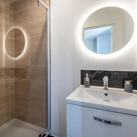 L E Saint Avec Salle De Sport Apartment